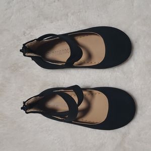 Used belladia black flats size 8